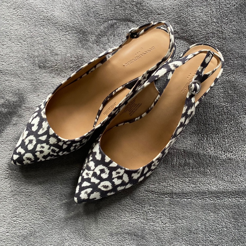 Banana Republic Block Heel Slingbacks - Size 9